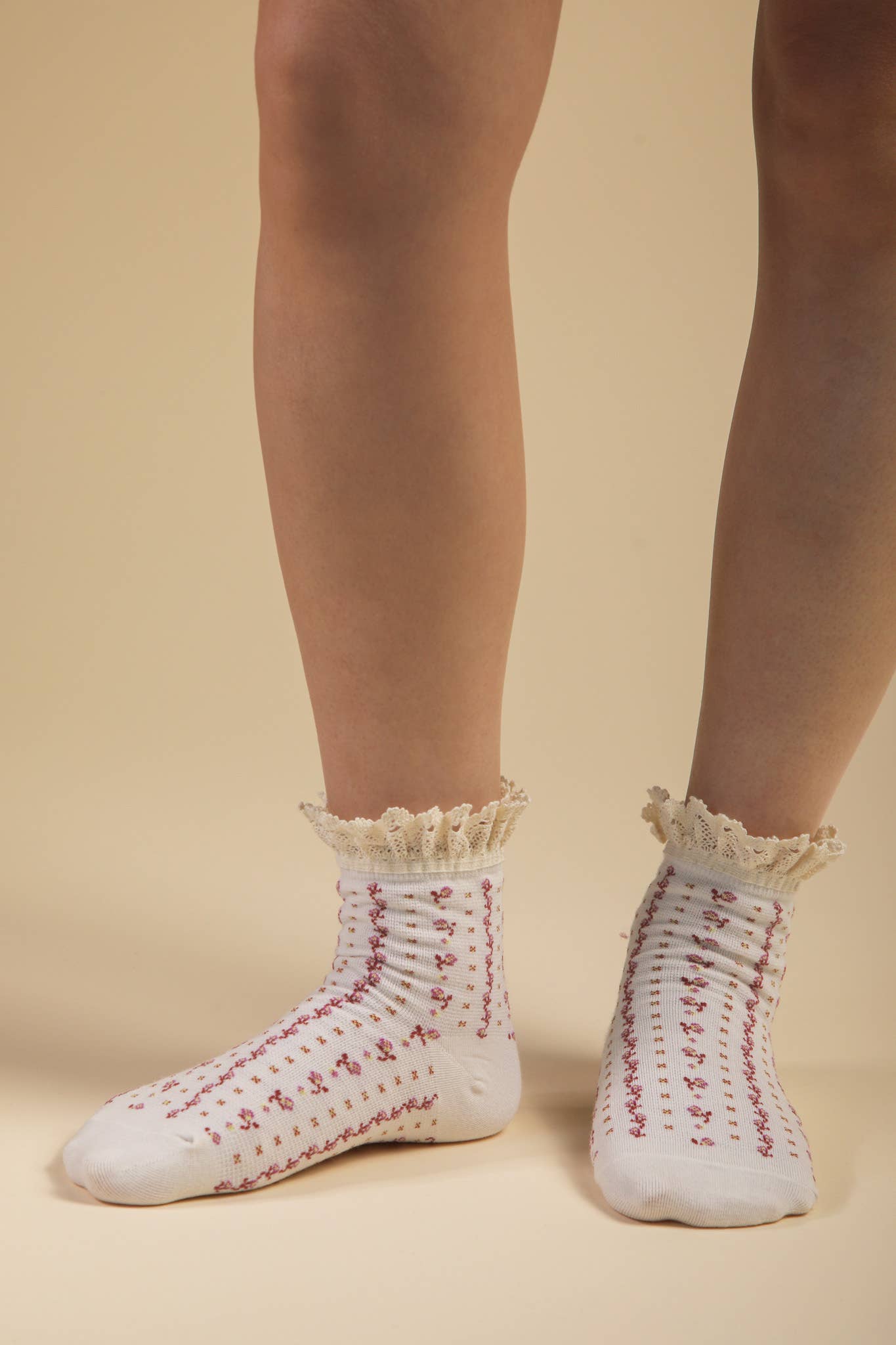 SC10048C-Lace Trim Detail Floral Printed Crew Socks