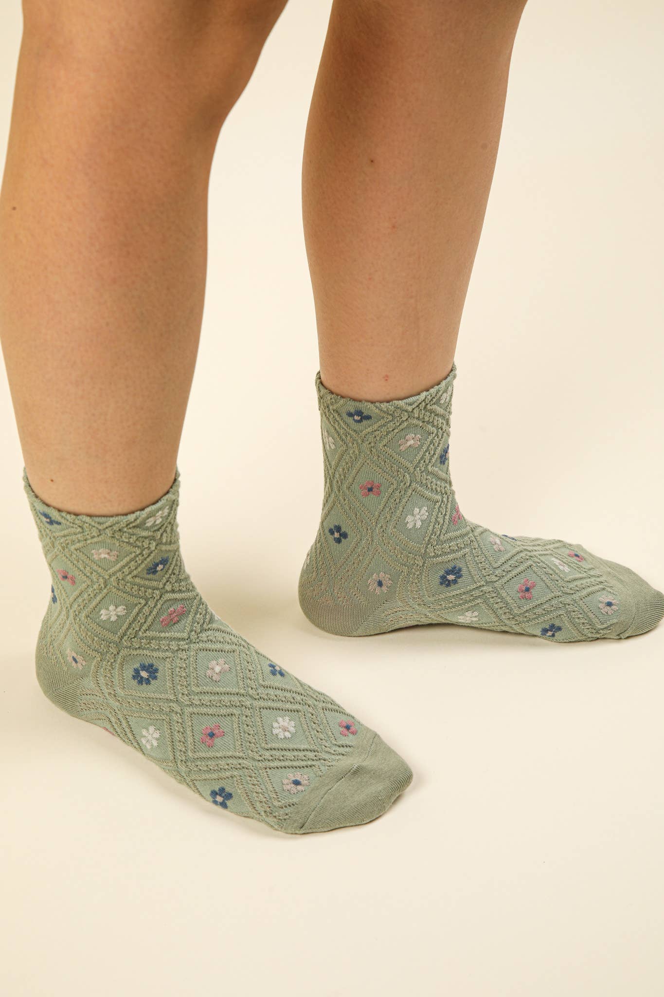 SC10038C-Floral Printed Textures Crew Socks