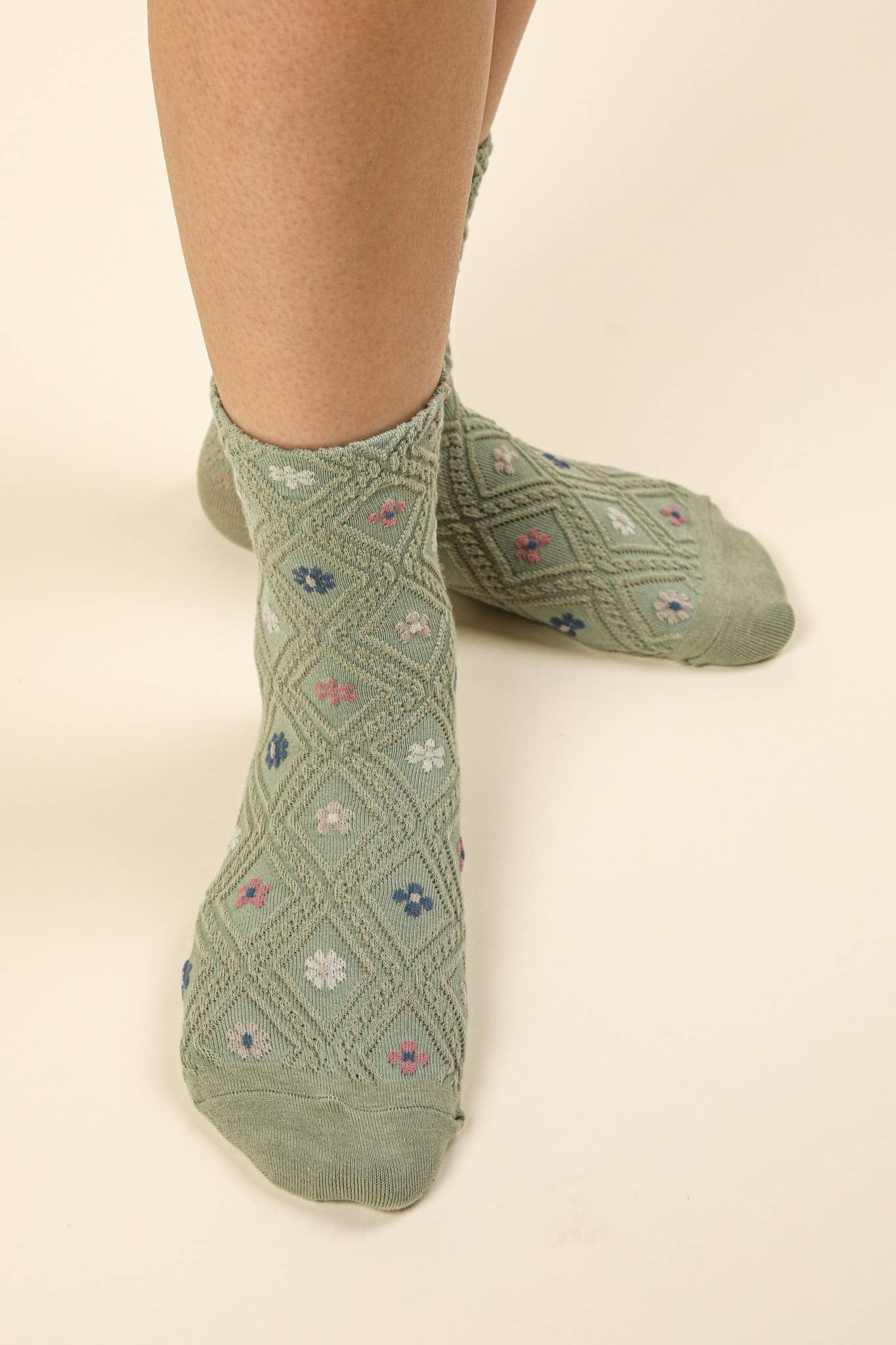 SC10038C-Floral Printed Textures Crew Socks