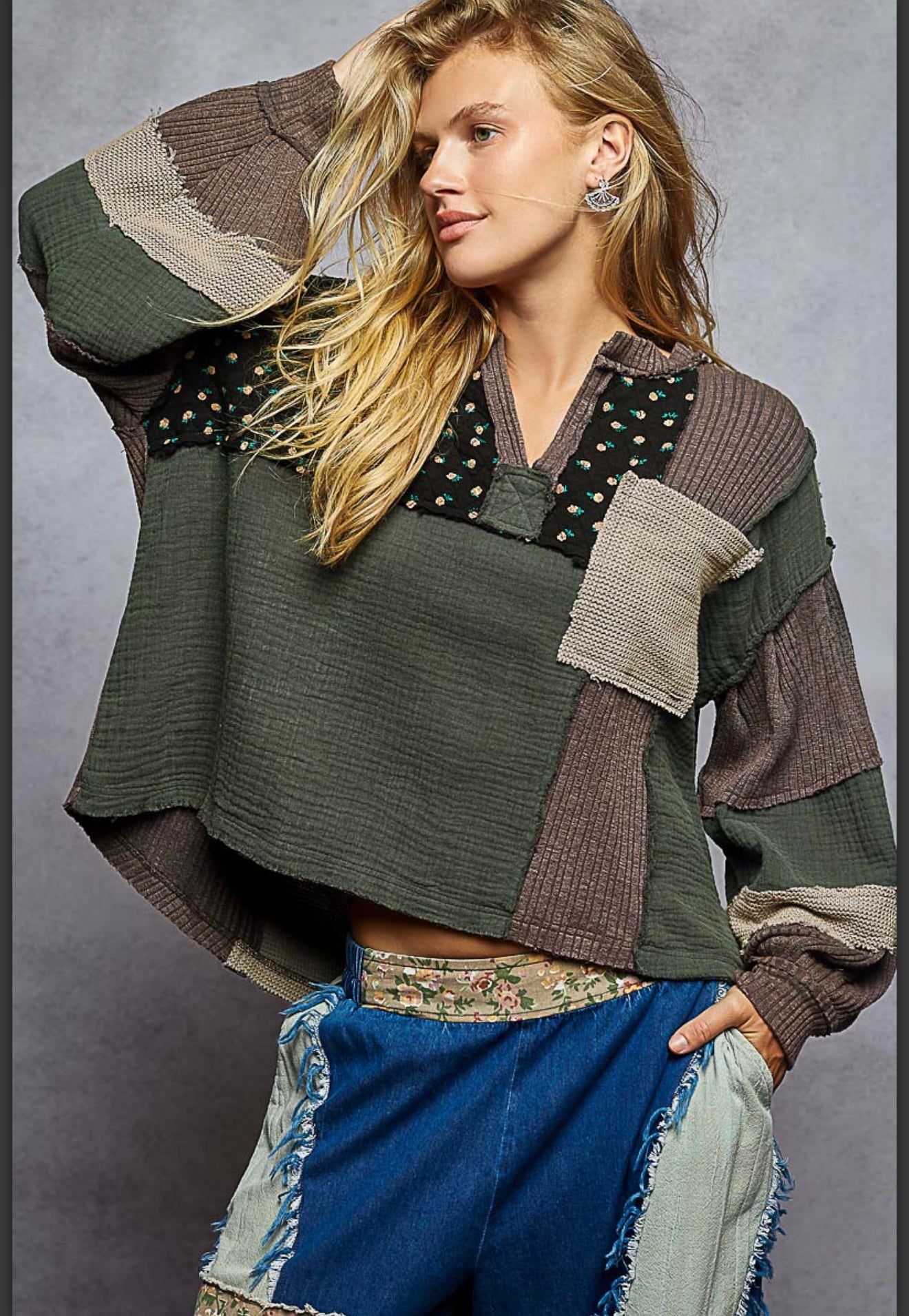 POL round neck double gauze top with quilting contrast