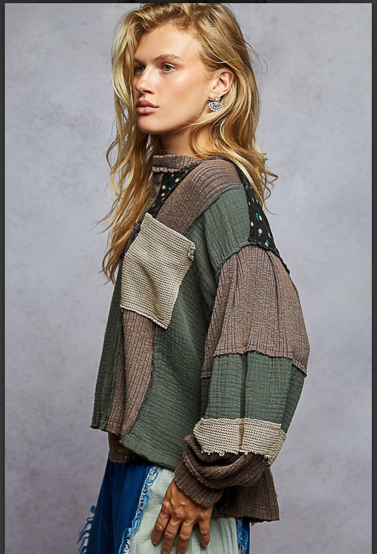 POL round neck double gauze top with quilting contrast